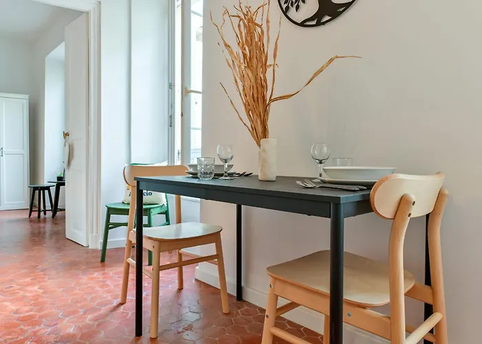 Flavie - Hypercentral Cosy Modern - By Tgb Daire